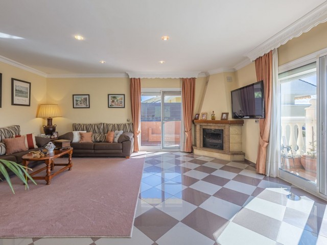 Villa avec 4 Chambres  à San Pedro de Alcántara