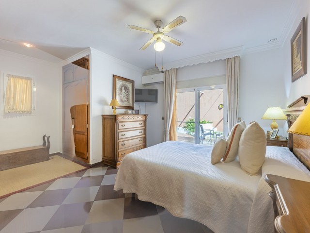 Villa avec 4 Chambres  à San Pedro de Alcántara