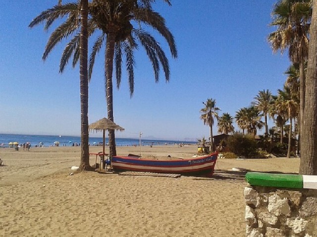 Comercial con 11 Dormitorios  en Estepona