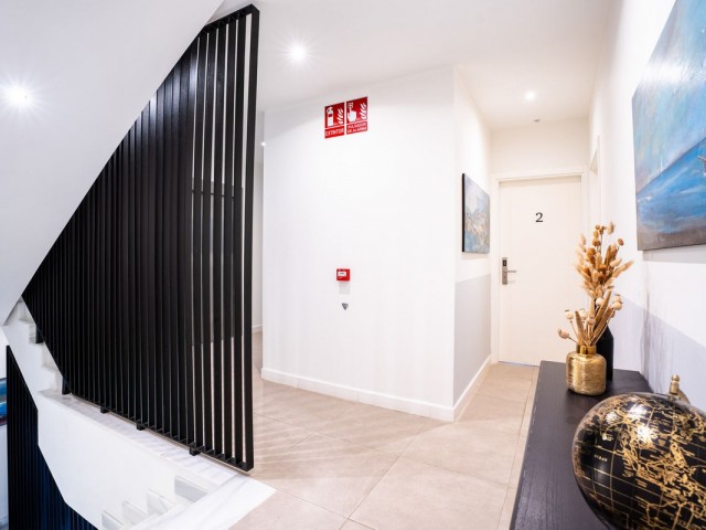 Comercial con 11 Dormitorios  en Estepona