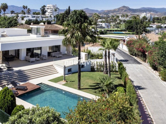 4 Bedrooms Villa in Guadalmina Alta