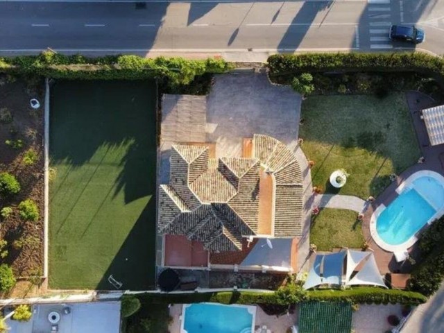 6 Bedrooms Villa in Nueva Andalucía