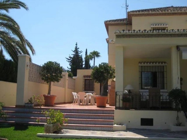 6 Slaapkamer Villa in Nueva Andalucía