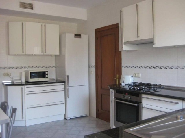 6 Slaapkamer Villa in Nueva Andalucía