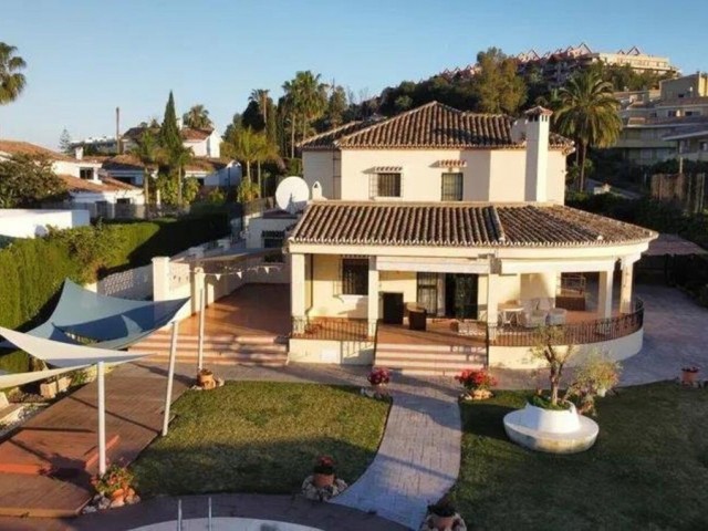 6 Slaapkamer Villa in Nueva Andalucía