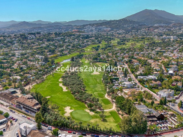 3 Bedrooms Townhouse in Nueva Andalucía