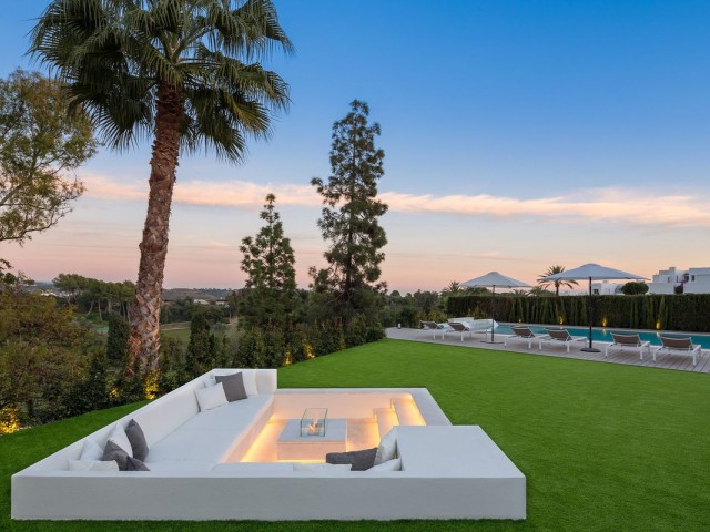 5 Bedrooms Villa in Nueva Andalucía
