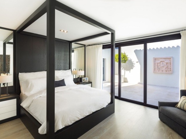 5 Bedrooms Villa in Nueva Andalucía