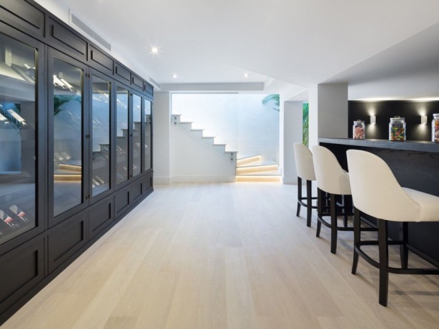 5 Bedrooms Villa in Nueva Andalucía