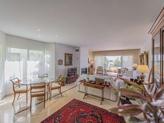 4 Bedrooms Townhouse in Nueva Andalucía