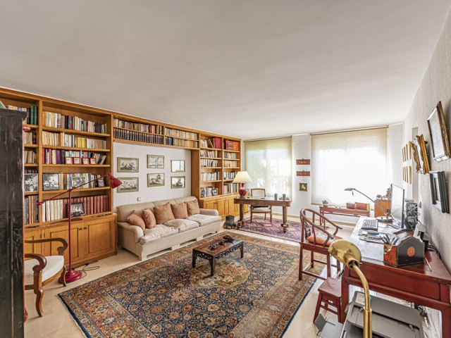 4 Bedrooms Townhouse in Nueva Andalucía
