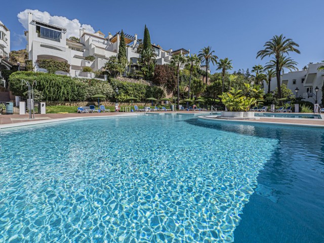 4 Bedrooms Townhouse in Nueva Andalucía