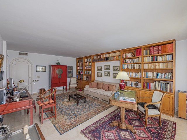 4 Bedrooms Townhouse in Nueva Andalucía