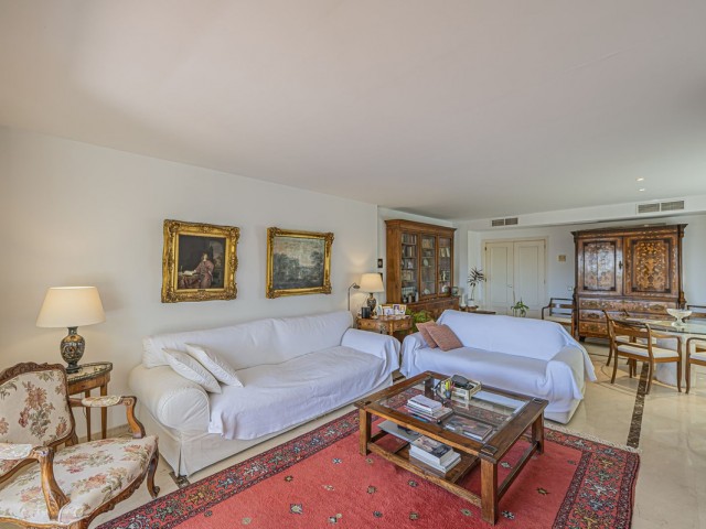 4 Bedrooms Townhouse in Nueva Andalucía