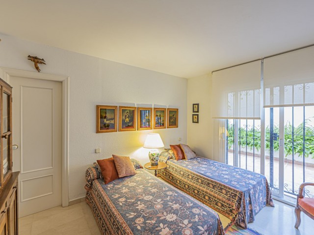 4 Bedrooms Townhouse in Nueva Andalucía