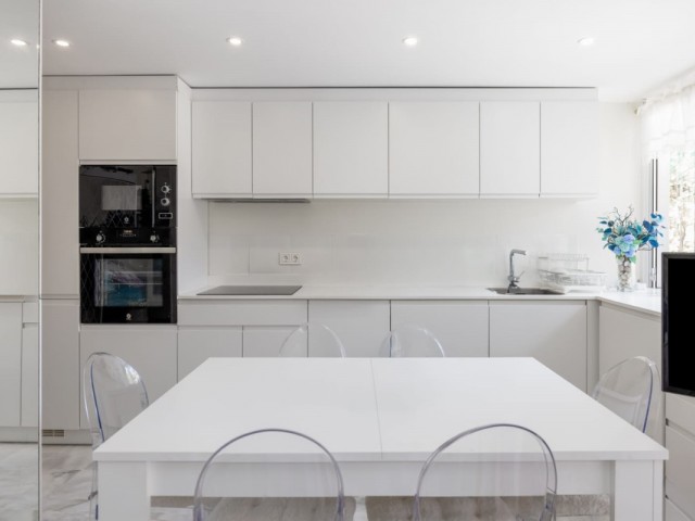 2 Bedrooms Apartment in Nueva Andalucía