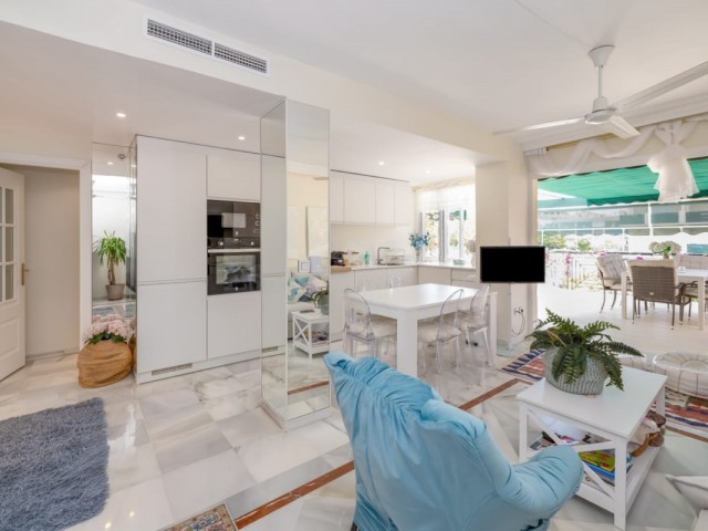 2 Bedrooms Apartment in Nueva Andalucía