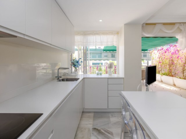 2 Bedrooms Apartment in Nueva Andalucía
