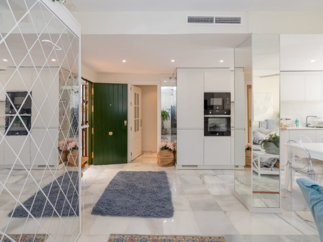 2 Bedrooms Apartment in Nueva Andalucía
