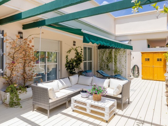 2 Bedrooms Apartment in Nueva Andalucía