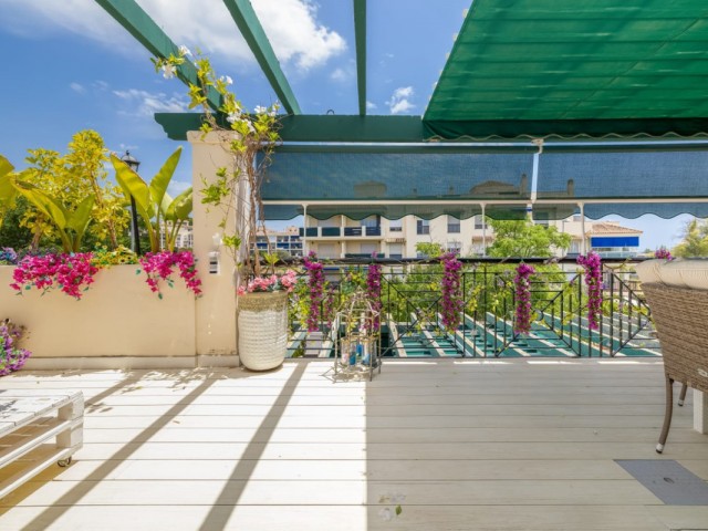 2 Bedrooms Apartment in Nueva Andalucía