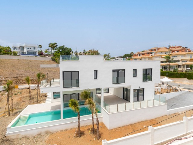 4 Sovrums Villa i Elviria