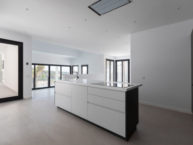 4 Sovrums Villa i Elviria