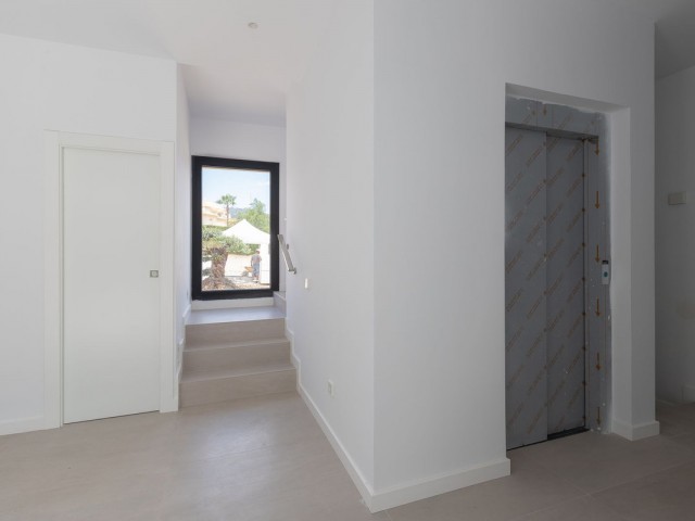 4 Sovrums Villa i Elviria