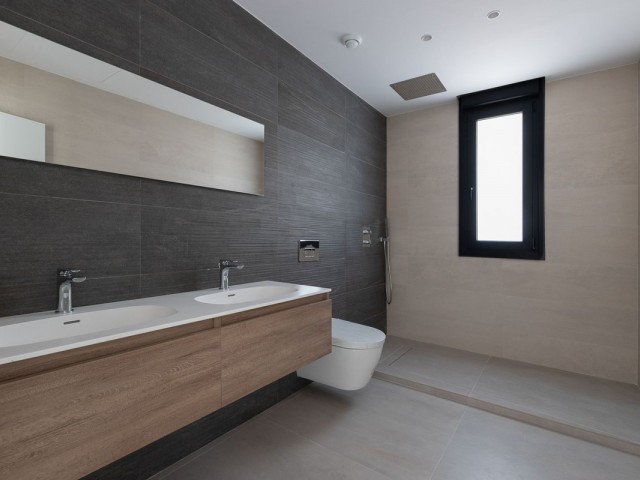 4 Sovrums Villa i Elviria