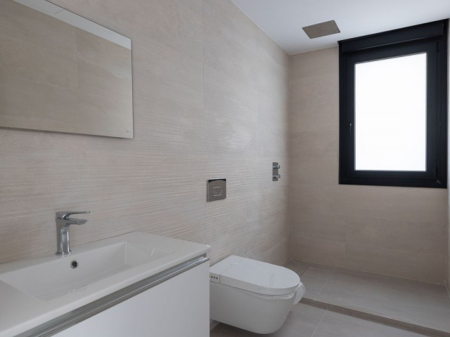 4 Sovrums Villa i Elviria