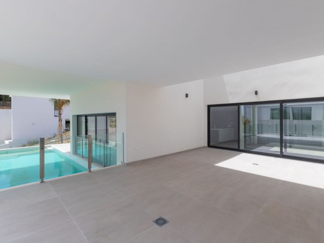 4 Sovrums Villa i Elviria