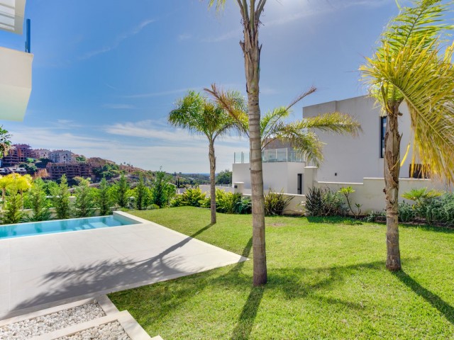 4 Soveroms Villa i Elviria