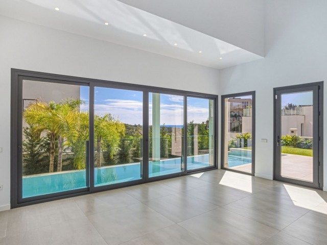 4 Soveroms Villa i Elviria