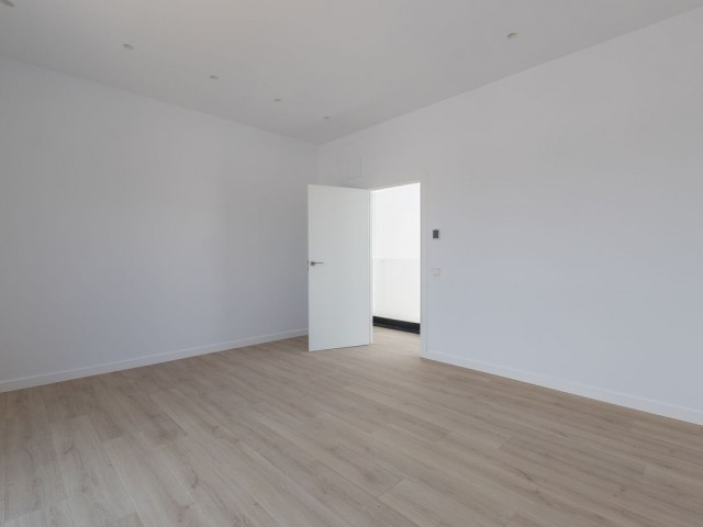 4 Soveroms Villa i Elviria