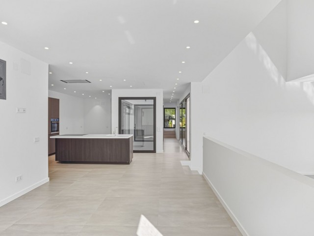 4 Makuuhuoneen Huvila Elviria