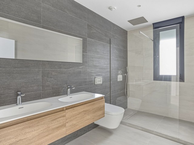 4 Makuuhuoneen Huvila Elviria