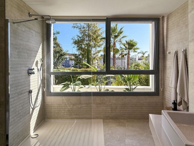 4 Bedrooms Apartment in Marbella