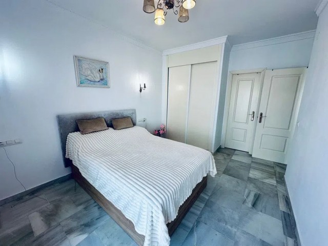 Maison mitoyenne avec 5 Chambres  à Riviera del Sol