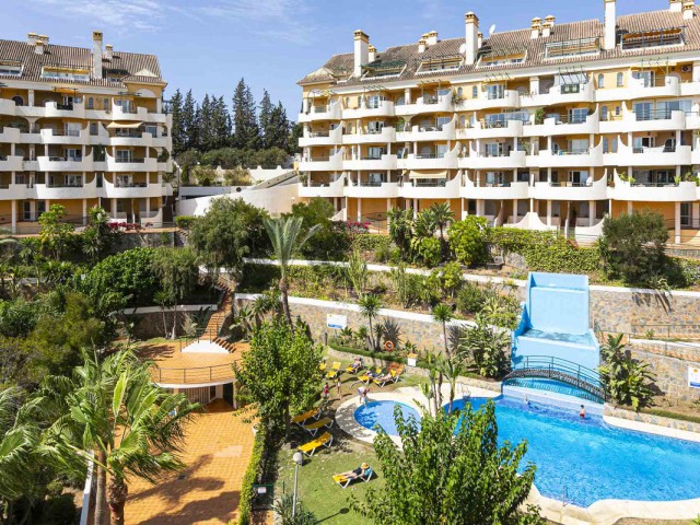 2 Bedrooms Apartment in Nueva Andalucía