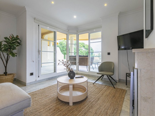 2 Bedrooms Apartment in Nueva Andalucía