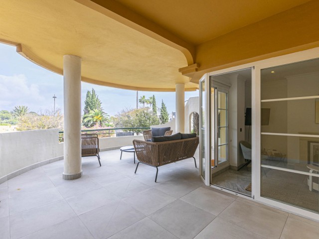2 Bedrooms Apartment in Nueva Andalucía