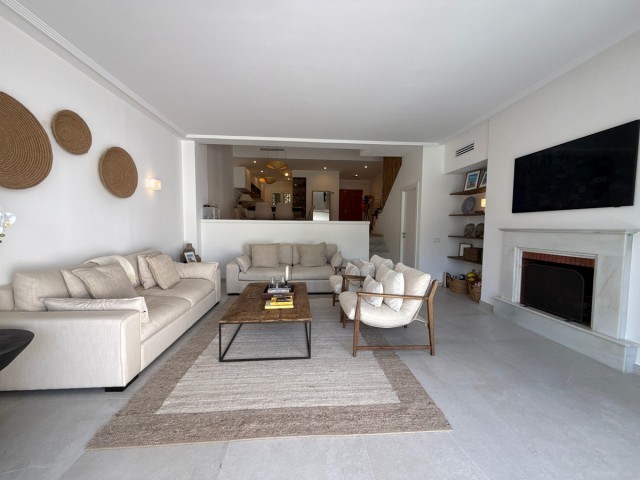 3 Bedrooms Townhouse in Nueva Andalucía
