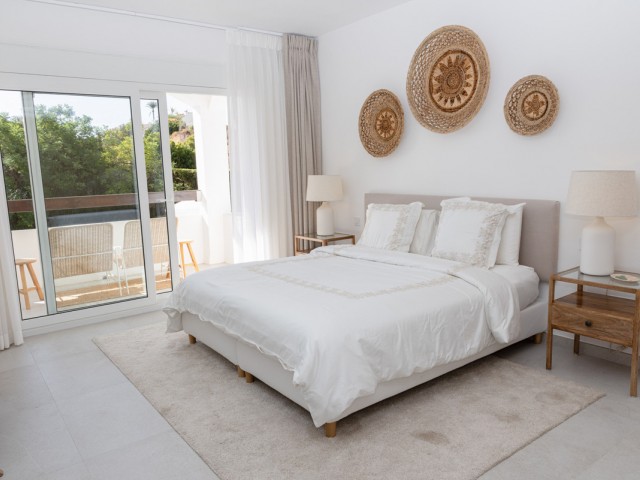 Maison mitoyenne avec 3 Chambres  à Nueva Andalucía