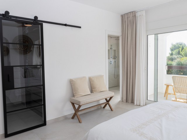 Maison mitoyenne avec 3 Chambres  à Nueva Andalucía