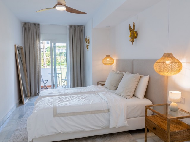 Maison mitoyenne avec 3 Chambres  à Nueva Andalucía