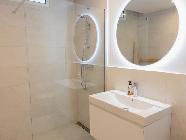 Maison mitoyenne avec 3 Chambres  à Nueva Andalucía