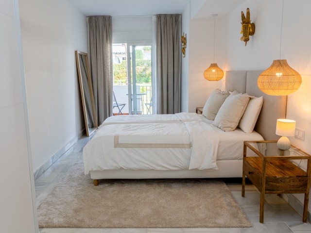 Maison mitoyenne avec 3 Chambres  à Nueva Andalucía