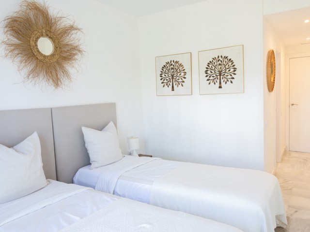 Maison mitoyenne avec 3 Chambres  à Nueva Andalucía