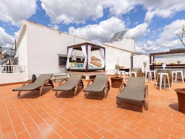 5 Bedrooms Apartment in Estepona