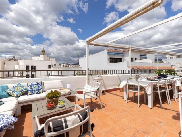5 Bedrooms Apartment in Estepona